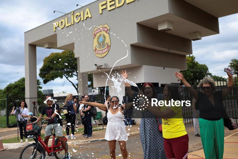 Bolsonaro disse que usou "ferro de solda" em tornozeleira eletrônica