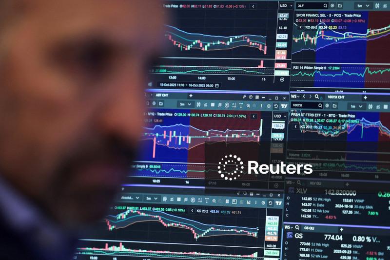 Wall Street avança com investidores à espera de dados