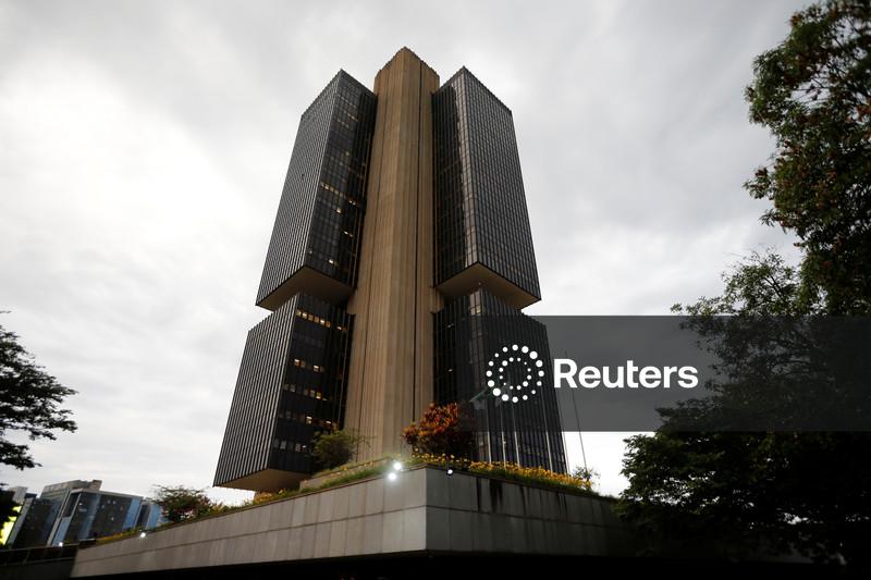 Alta do dólar desde anúncio da candidatura de Flávio Bolsonaro terá pouco impacto sobre decisão do BC em janeiro, diz Citi