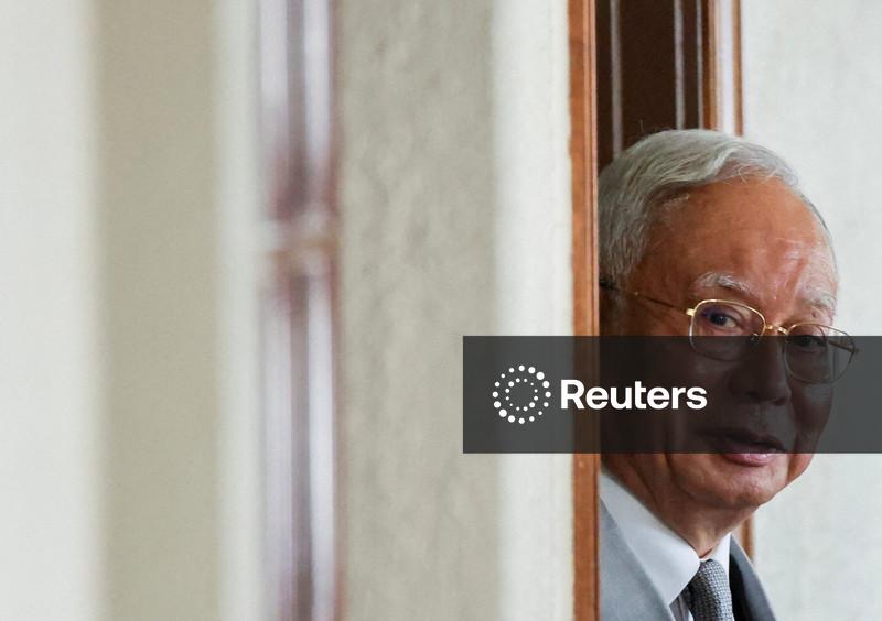 Ex-premiê da Malásia Najib Razak é condenado a mais 15 anos de prisão