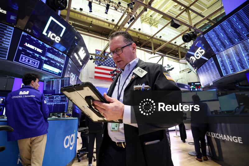 Wall Street sobe enquanto os mercados avaliam dados econômicos