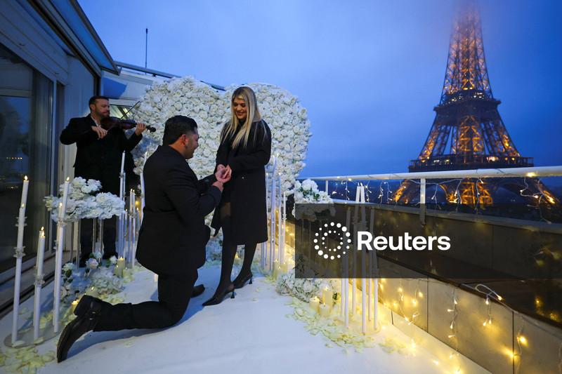 Pedidos de casamento tornam-se negócio em expansão na “Cidade do Amor”