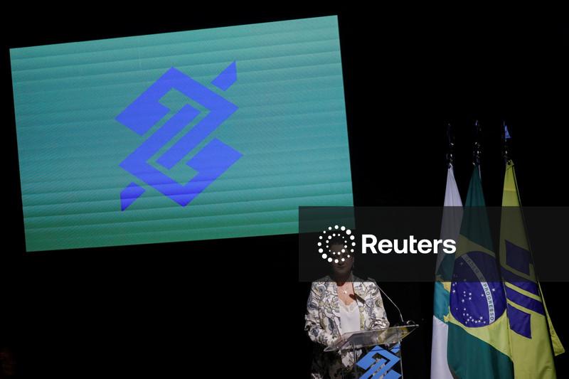 Banco do Brasil corta previsão após queda de 60% no lucro