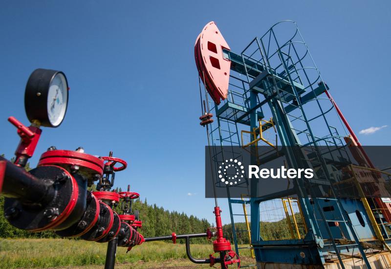 Petróleo sobe diante de riscos de oferta e tensões geopolíticas