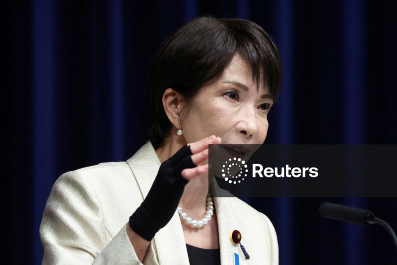 Primeira-ministra do Japão alerta para "coerção" da China e promete revisão da segurança