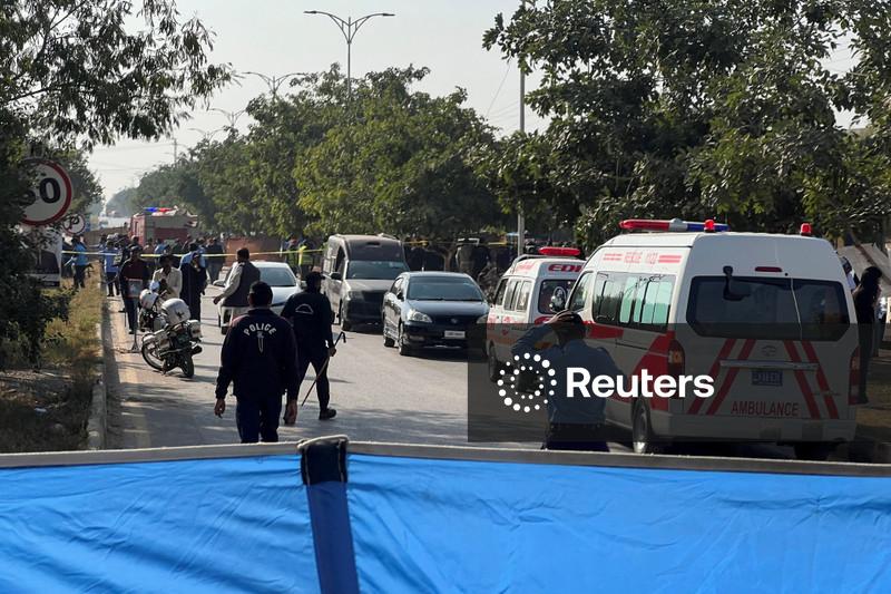 Homem-bomba mata 12 pessoas perto de tribunal na capital do Paquistão