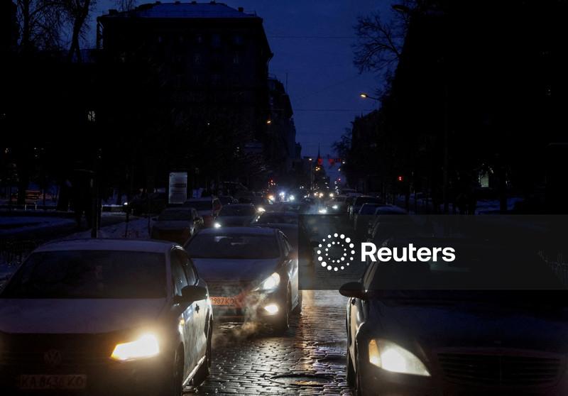 Ucranianos enfrentam semanas difíceis com frio intenso e ataques da Rússia a setor energético