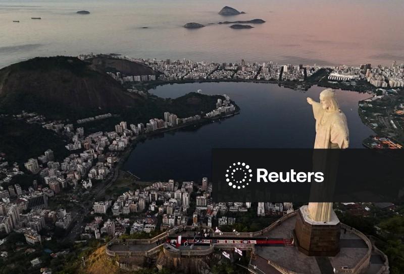 Serviços do Brasil têm queda inesperada em dezembro, mas crescem no ano pela 5ª vez seguida