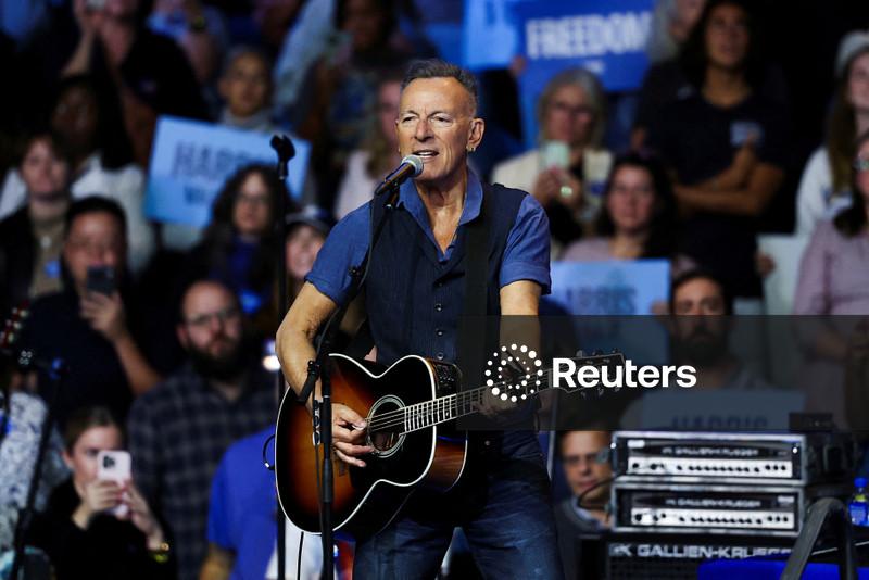 Bruce Springsteen lança música de protesto em Minneapolis e canta "Fora, ICE!"