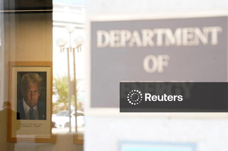 Dinheiro da venda do petróleo venezuelano será mantido em contas bancárias dos EUA, diz Departamento de Energia