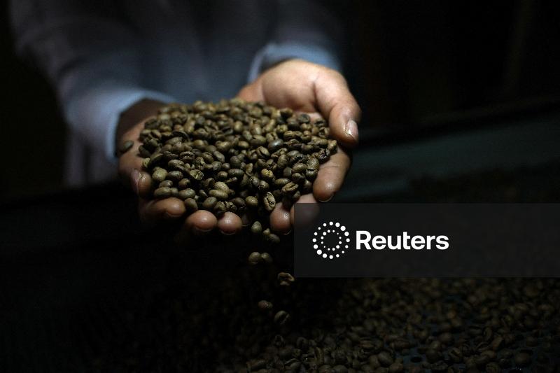 Comércio de café do Vietnã lida com vendas lentas de produtores, dizem operadores