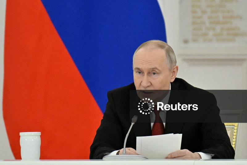 Putin diz que Ucrânia não tem pressa em alcançar a paz, informam as agências