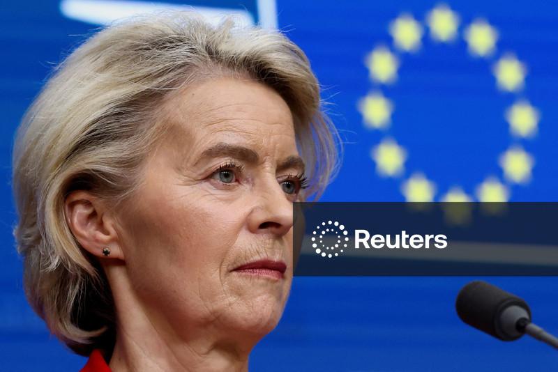 UE deve simplificar regulamentação para competir com EUA e China, diz Von der Leyen