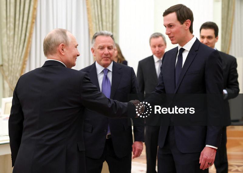 Putin concorda sobre próximos passos com enviados dos EUA, mas Kremlin diz que território é fundamental