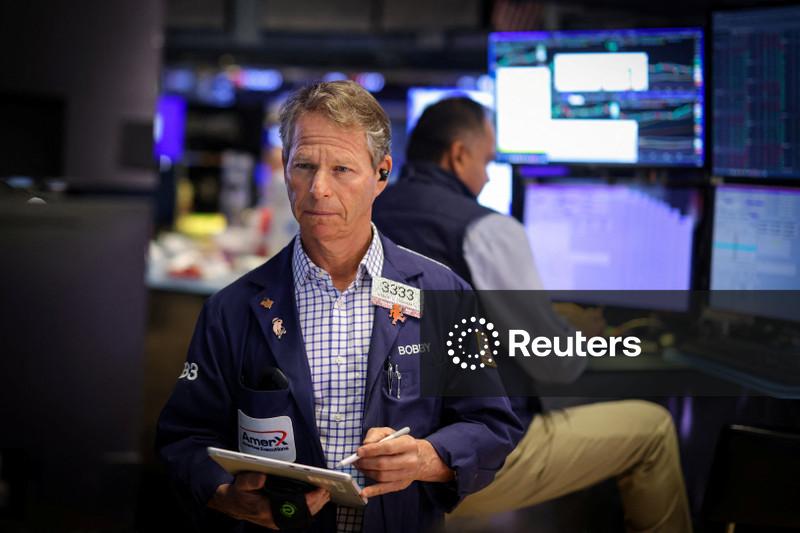 Wall St abre em baixa antes de discurso de Powell e dados de manufatura