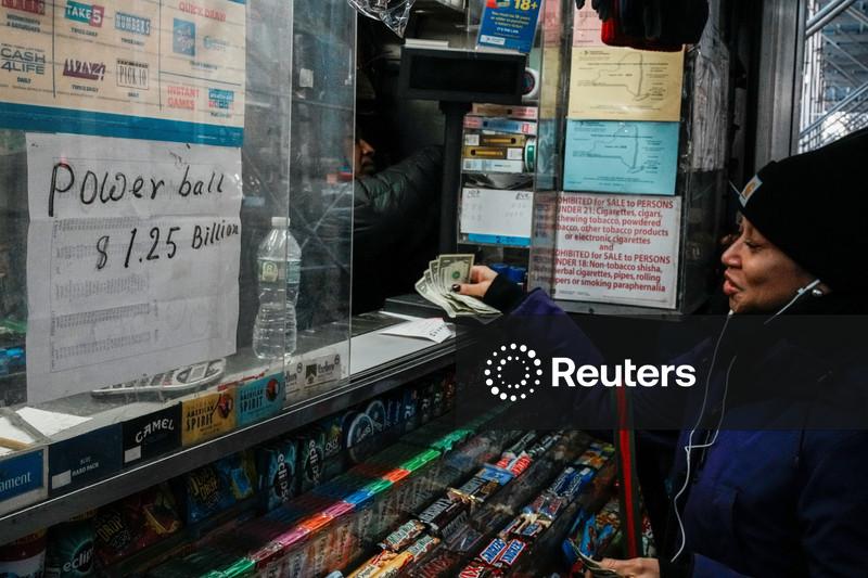 Apostador no Arkansas leva sozinho prêmio de US$1,8 bilhão de loteria Powerball de Natal nos EUA