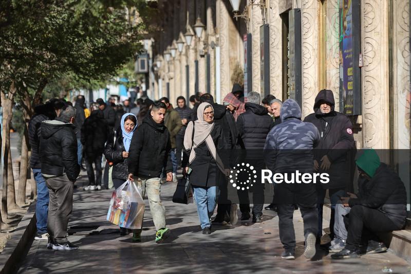 Governo do Irã oferece diálogo enquanto protestos se espalham para universidades