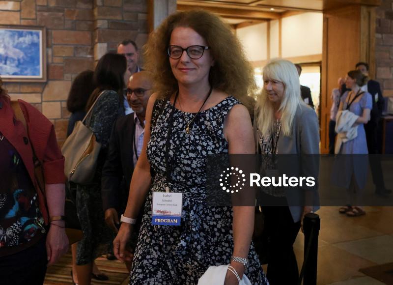 Schnabel diz não ver necessidade de deixar cargo no Conselho do BCE antecipadamente, diz Bloomberg News