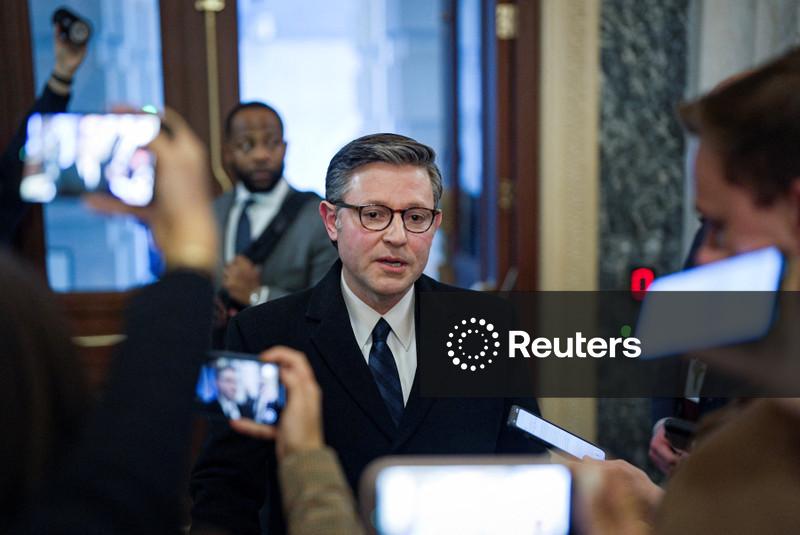 Câmara dos EUA consegue avançar por pequena margem acordo apoiado por Trump para encerrar paralisação