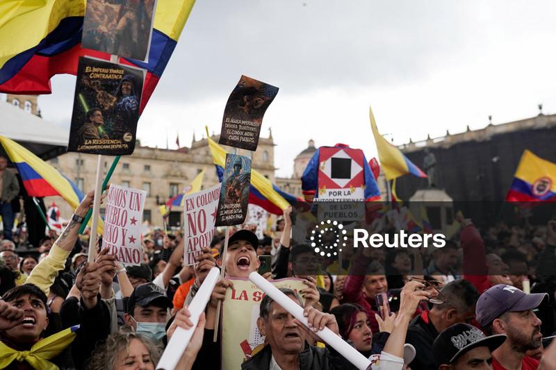 Trump e Petro, da Colômbia, conversam por telefone, dizem fonte e mídia local