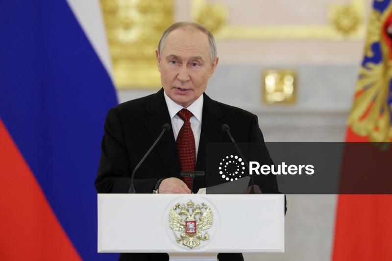 Putin diz que mundo está ficando mais perigoso, mas não fala sobre Maduro e Irã
