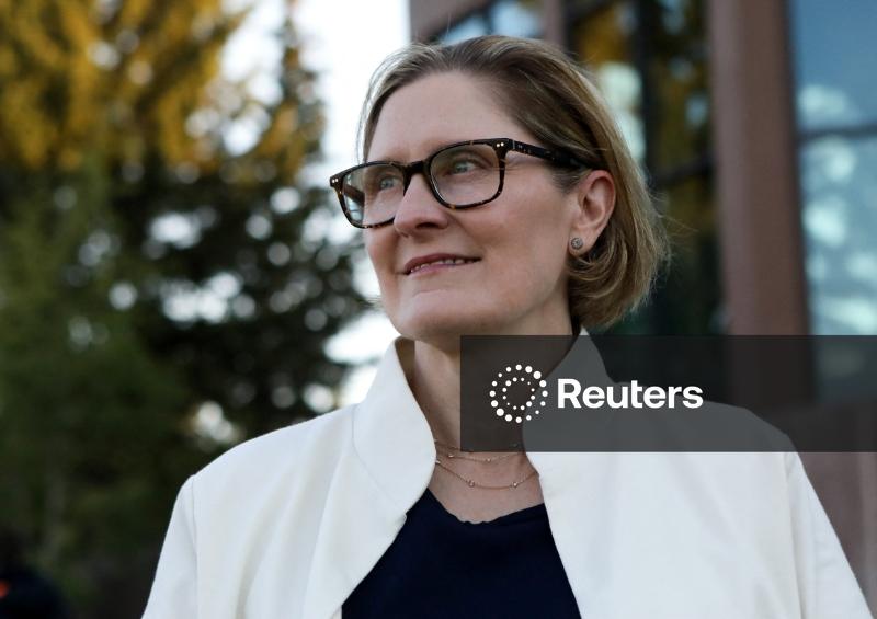 Paulson, do Fed, reitera que juros podem cair mais após moderação da inflação