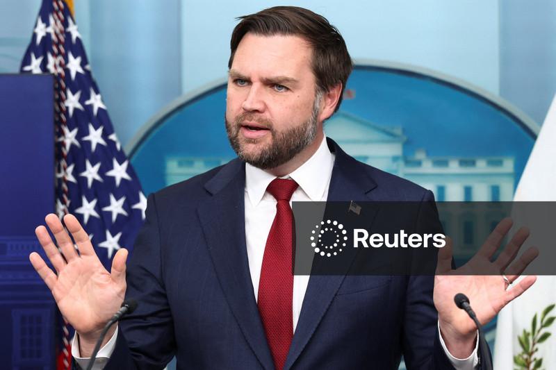 Senado dos EUA bloqueia esforço para controlar poderes de guerra de Trump na Venezuela