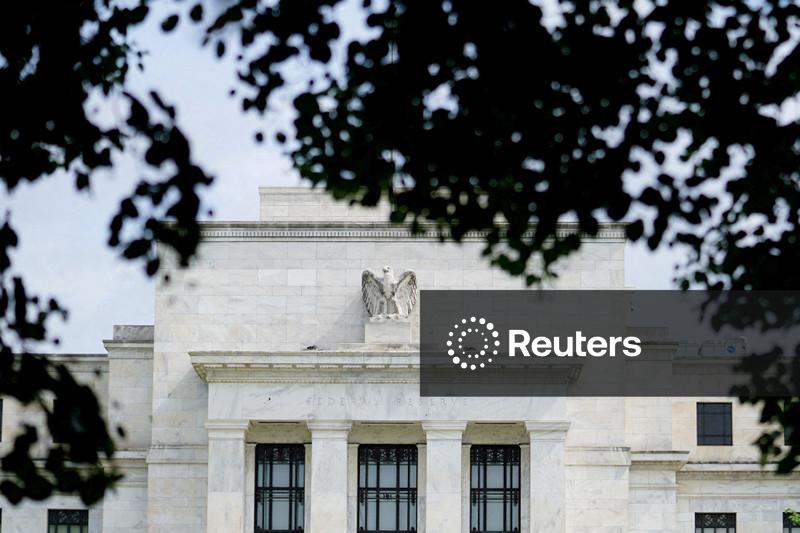 Com retomada do fluxo de dados, Fed ainda enfrenta profunda divisão sobre a política monetária