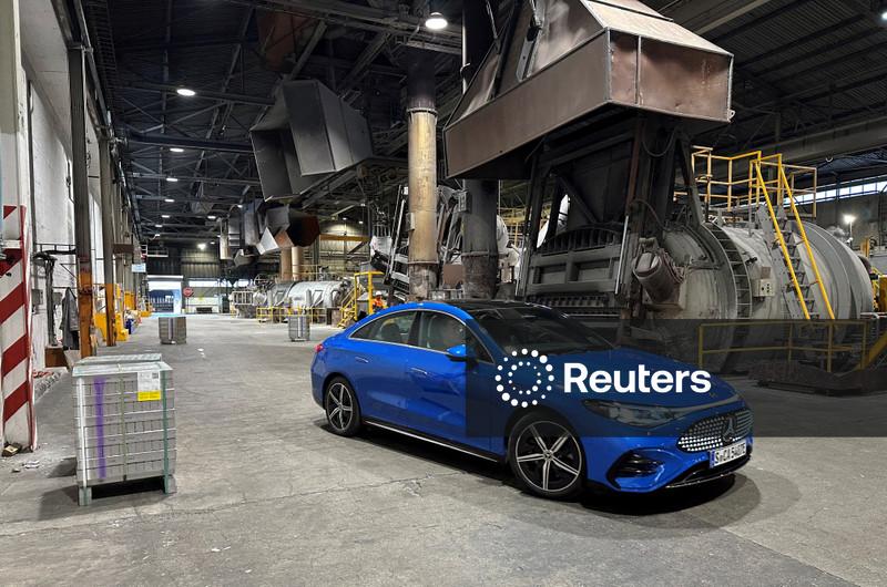 UE adia propostas para setor automotivo; planos para tarifas de carbono também devem ser adiados