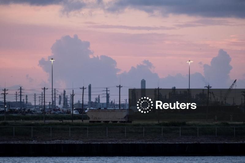 Refinarias dos EUA lidam para absorver alta repentina na importação de petróleo venezuelano