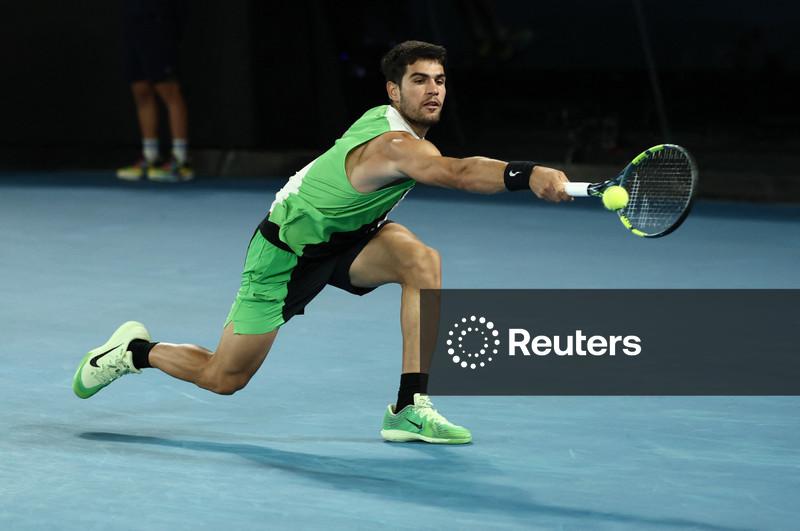 Alcaraz domina De Minaur e vai à semi do Aberto da Austrália contra Zverev