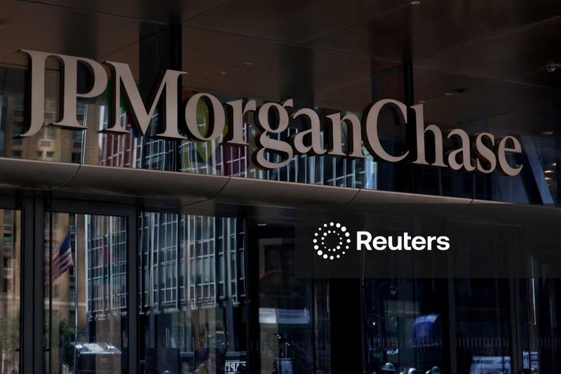 JPMorgan tem queda no lucro no 4º tri com impacto relacionado a cartão da Apple