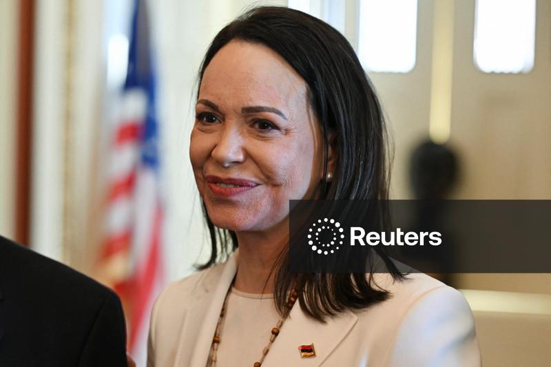 Prêmio Nobel é inseparável do ganhador, mas medalha pode ser doada, diz órgão de premiação