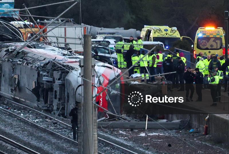 Colisão de dois trens de alta velocidade deixa ao menos 39 mortos na Espanha
