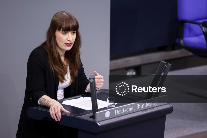 Extrema-esquerda da Alemanha evita possível crise sobre projeto de lei das pensões