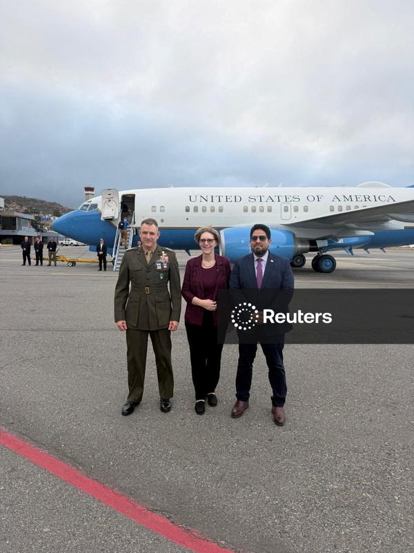 Comandante dos EUA para América Latina faz visita surpresa à Venezuela