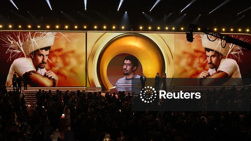Caetano Veloso e Maria Bethânia levam Grammy de melhor álbum de música global, Bad Bunny ganha prêmio principal