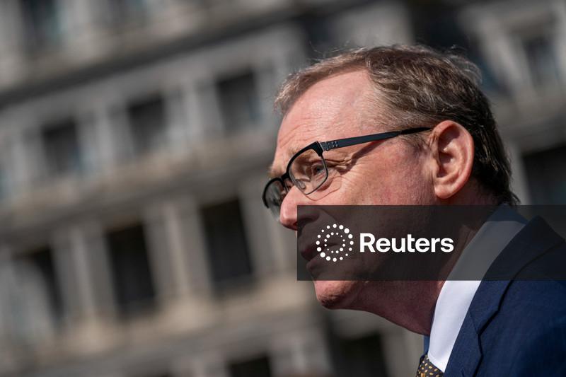 Casa Branca prevê retorno ao crescimento de 3%, 4% até início de 2026, após fim da paralisação