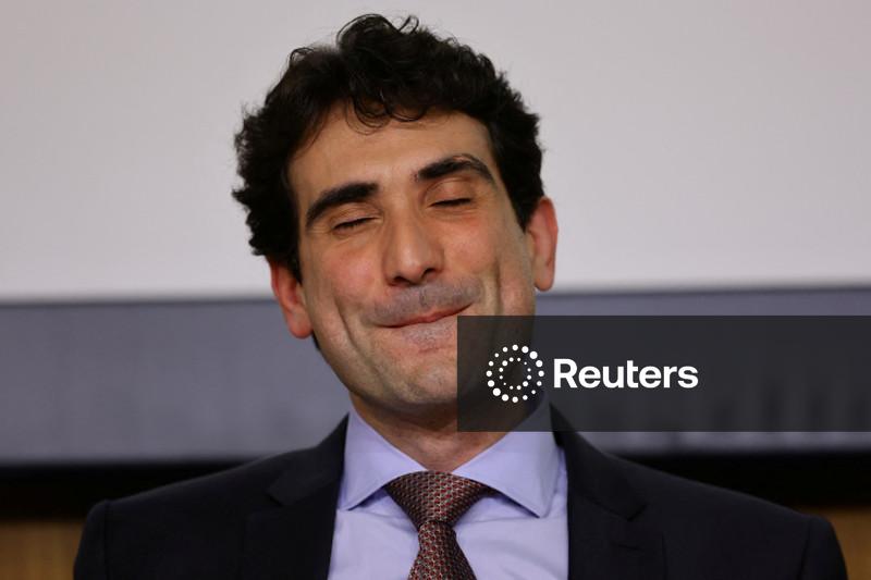 Galípolo diz que previsão de corte de juros não é “volta da vitória” e defende parcimônia