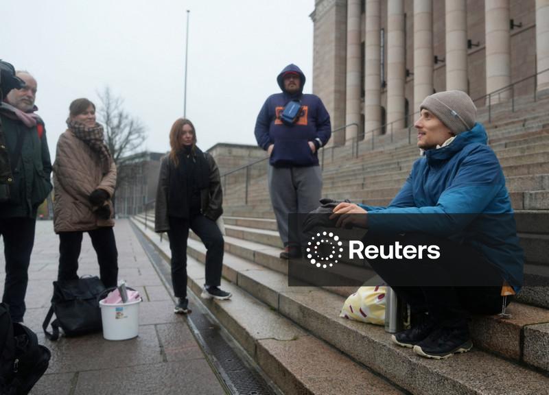 Finlândia mantém título de "país mais feliz do mundo" enquanto crise se agrava