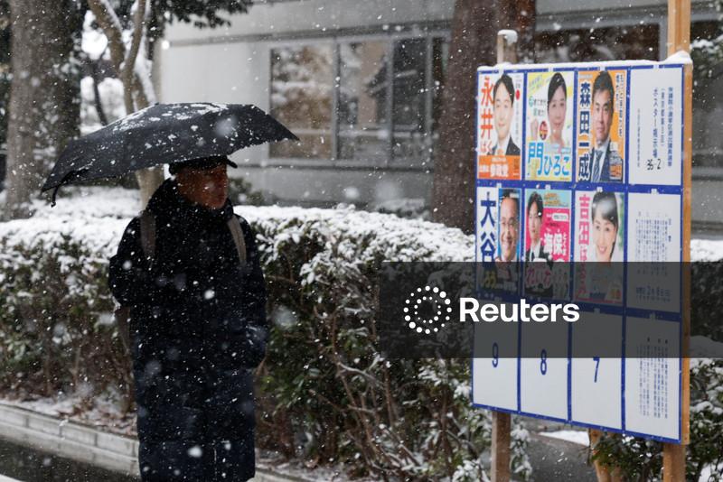 Primeira-ministra do Japão deve obter vitória esmagadora nas eleições