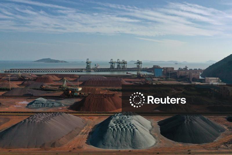 Importação de minério de ferro pela China diminui em novembro devido à redução das margens