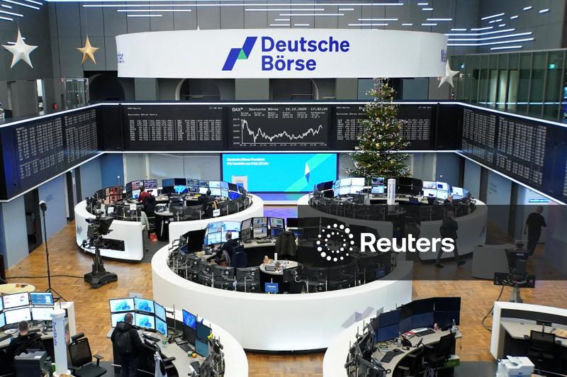 Mercado fecha em alta com investidores comemorando corte do Fed