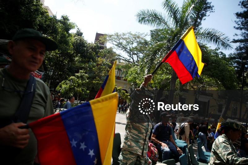 Militares venezuelanos preparam resposta de guerrilha em caso de ataque dos EUA