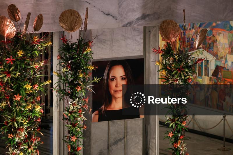 Venezuelana María Corina Machado está segura, mas não irá à cerimônia do Prêmio Nobel da Paz, diz instituto