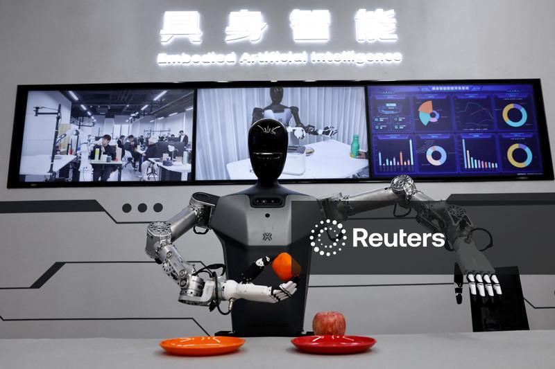 China divulga minuta de regras para regulamentar IA com interação semelhante à humana