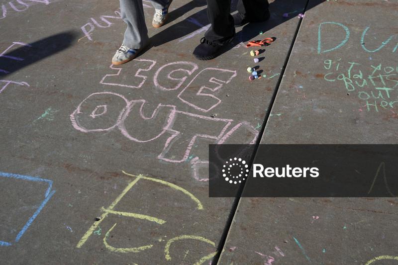 EXCLUSIVO-Trump diz que morte de mulher por agente de imigração em Minnesota é "triste de ver por ambos os lados"