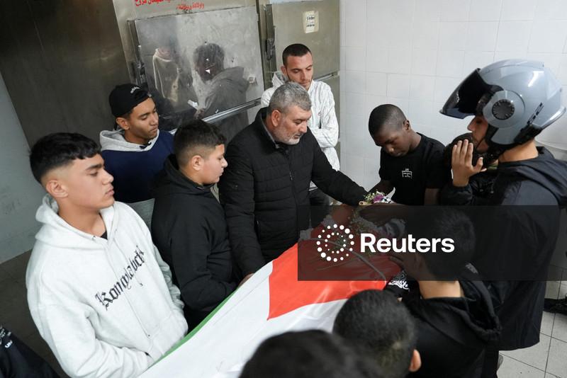 Forças israelenses matam dois adolescentes palestinos em escalada da violência na Cisjordânia