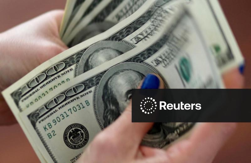 Dólar oscila perto da estabilidade com mercado à espera de dados dos EUA