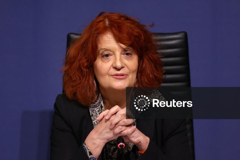 França abre investigações sobre Epstein por tráfico de pessoas e fraude fiscal